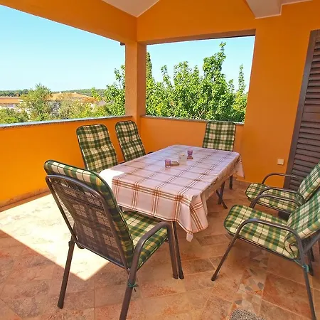 Mato 1424 アパート プーラ